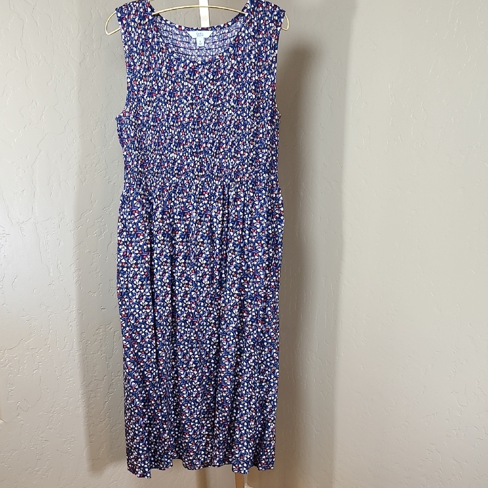 Croft & Barrow Floral Sleeveless Smock Dress - Blue and Red‎ Large Pockets